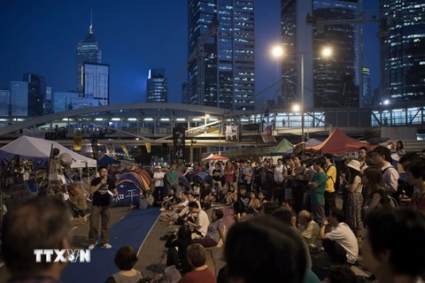 Người biểu tình Hong Kong tuần hành đến nhà Trưởng Đặc khu