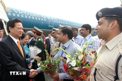 Thủ tướng Nguyễn Tấn Dũng bắt đầu chuyến thăm chính thức Ấn Độ