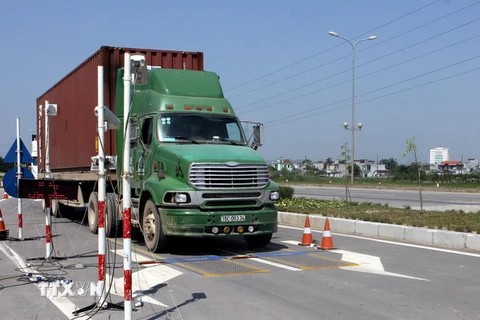 Đồng Nai: Xe tải làm tê liệt hoàn toàn trạm cân tự động