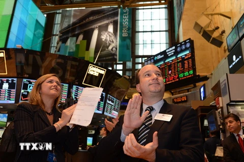 Hai chỉ số chứng khoán Dow Jones và S&P 500 lập kỷ lục mới