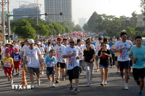 Hơn 16.000 người tham gia Cuộc chạy Terry Fox lần thứ 18