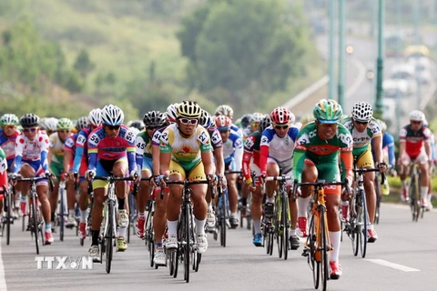 Khởi tranh Giải đua xe đạp xuyên Việt Cúp Quốc phòng 2014 