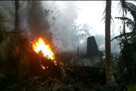 Rơi máy bay quân sự gần thủ đô Sri Lanka, 5 người thương vong