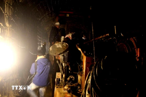 Lính cứu hỏa TP.HCM tiếp viện cứu hộ vụ sập hầm thủy điện