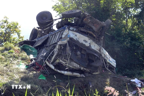 Vụ ôtô lao xuống vực ở Quảng Nam: 2 nạn nhân qua cơn nguy kịch