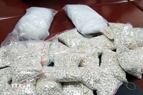 Bắt một người Trung Quốc chuyển 4kg ma túy đá vào Việt Nam