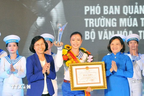 Thành phố Hồ Chí Minh tuyên dương 6 công dân trẻ tiêu biểu 2014