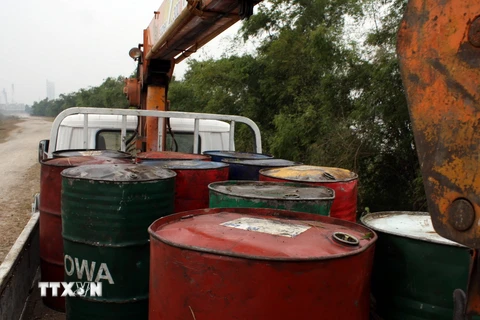 Báo động tình trạng dầu nhớt thải không được tái chế đúng cách