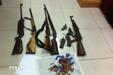Hà Nội: Bắt ổ nhóm mua bán, tàng trữ ma túy và vũ khí quân dụng