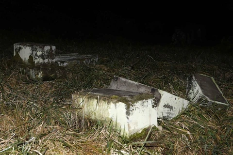 Hàng trăm ngôi mộ của người Do Thái tại Pháp bị phá hoại