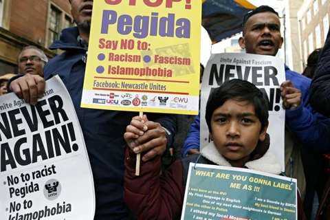 Phong trào PEGIDA tổ chức cuộc biểu tình đầu tiên tại Anh