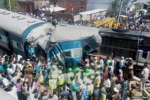 Ấn Độ: Tàu tốc hành trật đường ray, hơn 70 người thương vong