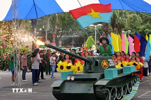 Thiếu nhi TP. HCM tái hiện lại Chiến dịch Hồ Chí Minh lịch sử