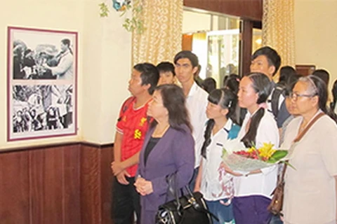 Trưng bày và giới thiệu các chuyên đề về người phụ nữ Việt Nam 