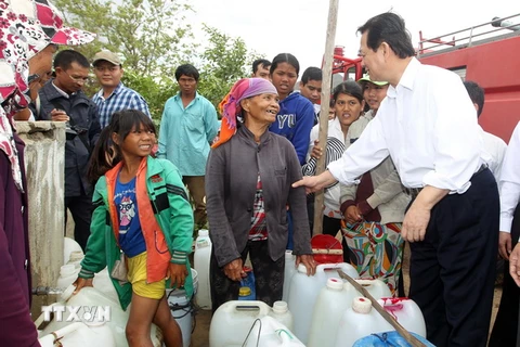 Thủ tướng: Đảm bảo nước sinh hoạt cho dân vùng hạn bằng mọi giá