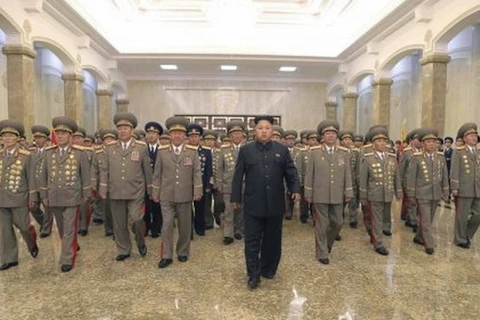 Ông Kim Jong-un đến viếng cố Chủ tịch Kim Nhật Thành