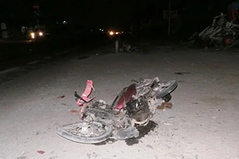 Ninh Thuận: Xe môtô lao vào xe máy cày, hai người thương vong