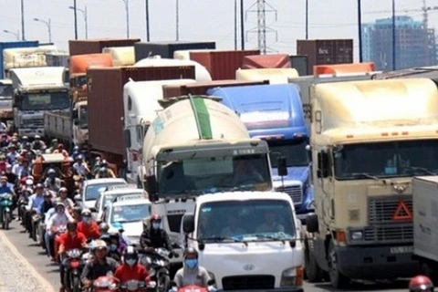 TP.HCM: Kẹt xe hàng giờ đồng hồ tại khu vực vào cảng Cát Lái