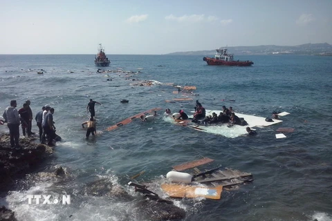 Italy trục vớt hàng trăm thi thể trong thảm kịch đắm tàu hồi tháng Tư