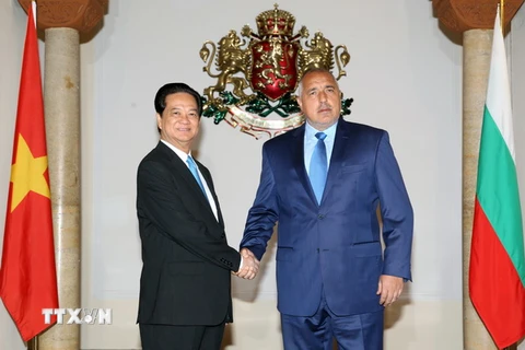 Thủ tướng Cộng hòa Bulgaria Boyko Borissov tiếp Thủ tướng Nguyễn Tấn Dũngg. (Ảnh: Đức Tám/TTXVN)