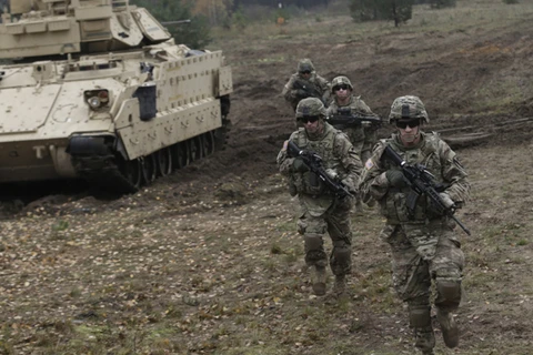 Binh lính Mỹ tại một căn cứ quân sự ở Latvia. (Nguồn: Reuters)