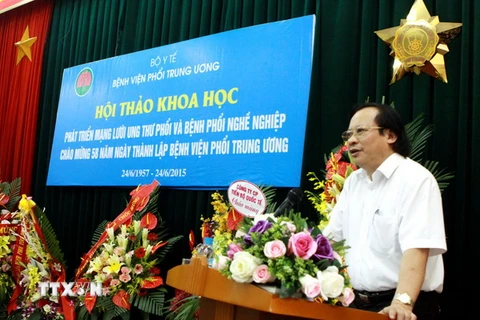 Phó giáo sư-tiến sỹ Nguyễn Viết Nhung, Chủ nhiệm Chương trình Phòng chống lao quốc gia, phát biểu tại hội thảo. (Ảnh: Dương Ngọc/TTXVN)
