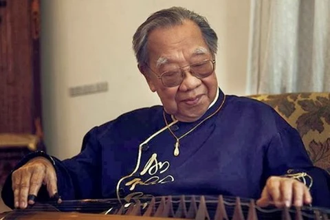 Giáo sư Trần Văn Khê. 