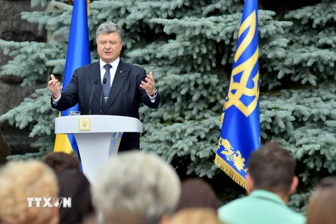 Tổng thống Ukraine Petro Poroshenko tại cuộc họp báo ở thủ đô Kiev ngày 1/7. (Nguồn: AFP/TTXVN)