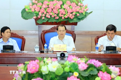 Phó Thủ tướng Vũ Văn Ninh phát biểu tại cuộc họp. (Ảnh: An Đăng/TTXVN)