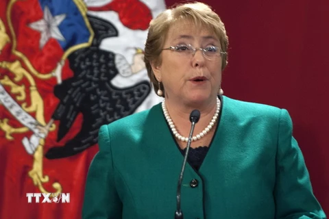 Tổng thống Chile Michelle Bachelet (phải) tại lễ tuyên thệ nhậm chức của Nội các mới ở thủ đô Santiago. (Nguồn: THX/TTXVN)