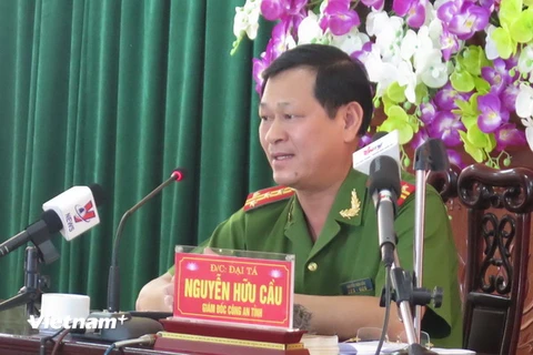 Đại tá Nguyễn Hữu Cầu, Giám đốc Công an Nghệ An, chủ trì họp báo. (Ảnh: Nguyễn Văn Nhật/TTXVN)