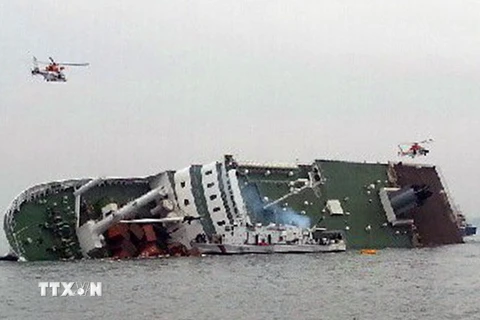 Phà Sewol đang chìm dần. (Nguồn: AFP/TTXVN)