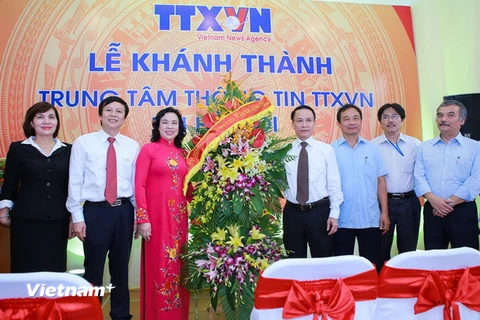 Các đại biểu trong lễ khánh thành Trung tâm Thông tin TTXVN tại Hà Nội. (Ảnh: Lê Minh Sơn/Vietnam+)