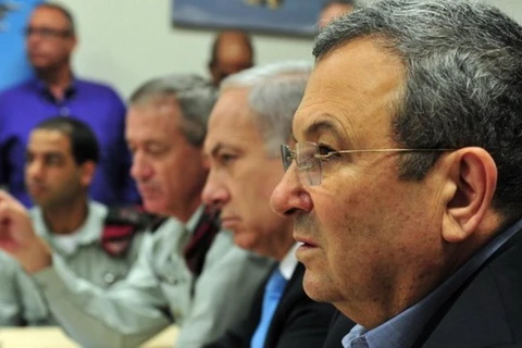 Thủ tướng Israel Benjamin Netanyahu và cựu Bộ trưởng Quốc phòng Ehud Barak trong một cuộc họp. (Nguồn: timesofisrael.com)