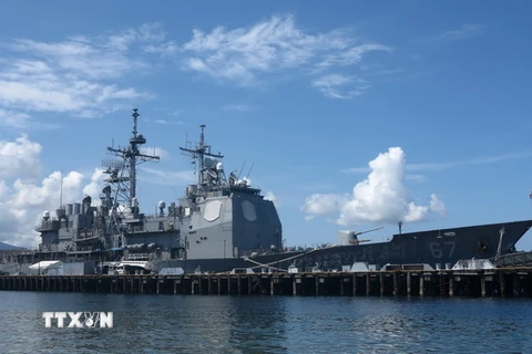 Tàu khu trục USS Shiloh của Mỹ neo đậu tại Vịnh Subic, căn cứ hải quân cũ của Mỹ ở Philippines. (Nguồn: AFP/TTXVN)