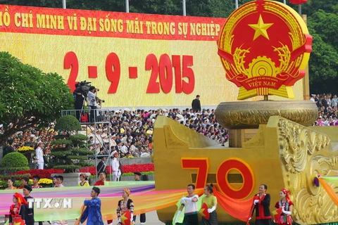 Lễ míttinh, diễu binh, diễu hành kỷ niệm 70 năm Cách mạng Tháng Tám và Quốc khánh 2/9. (Nguồn: TTXVN)
