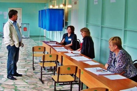 Một điểm bỏ phiếu bầu cử địa phương ở Nga. (Nguồn: rferl.org)