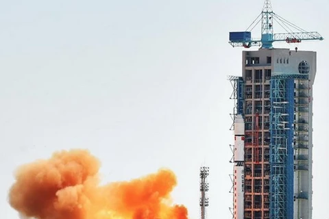 Tên lửa đẩy Trường Chinh-2D mang theo vệ tinh Cao Phân-9. (Nguồn: globovision.com)