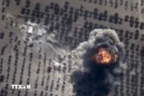 Không quân Nga không kích trúng mục tiêu IS tại tỉnh Idlib, Syria. (Nguồn: Reuters/TTXVN)
