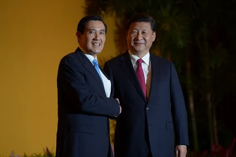 Chủ tịch Trung Quốc Tập Cận Bình (phải) và Tổng thống Đài Loan Mã Anh Cửu. (Nguồn: AFP)