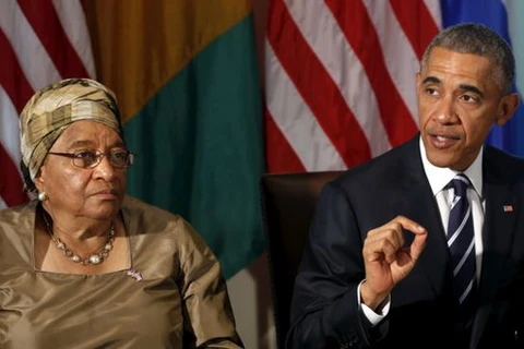 Tổng thống Mỹ Barack Obama và Tổng thống Liberia Ellen Johnson Sirleaf trong cuộc gặp tại Nhà Trắng tháng 4/2015. (Nguồn: Reuters)
