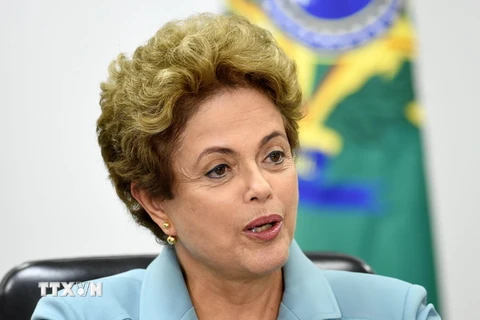 Tổng thống Brazil Dilma Rousseff tại cuộc họp với các Thống đốc bang ở thủ đô Brasilia ngày 8/12. (Nguồn: AFP/TTXVN)