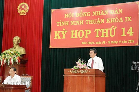 Ông Lưu Xuân Vĩnh, Chủ tịch Ủy ban nhân dân tỉnh Ninh Thuận, phát biểu tại phiên chất vấn của kỳ họp. (Nguồn: ninhthuan.gov.vn)