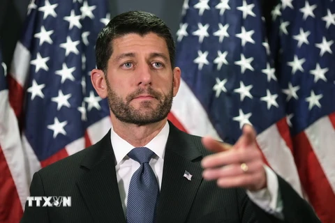 Chủ tịch Hạ viện Mỹ Paul Ryan phát biểu trong một cuộc họp báo ở thủ đô Washington. (Nguồn: AFP/TTXVN)