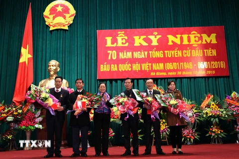 Đoàn Đại biểu Quốc hội tỉnh Hà Giang tổ chức Lễ kỷ niệm 70 năm ngày Tổng tuyển cử đầu tiên bầu ra Quốc hội Việt Nam. (Ảnh: Minh Tâm/TTXVN)