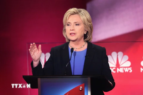 Ứng cử viên Hillary Clinton tại buổi tranh luận trực tiếp tại Charleston, Nam Carolina. (Nguồn: AFP/TTXVN)