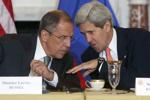 Ngoại trưởng Mỹ John Kerry và người đồng cấp Nga Sergei Lavrovtrong một cuộc họp tại Washington. (Nguồn: AP)