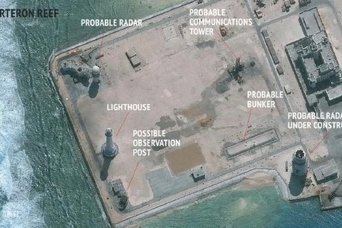 Tháp Radar Sân Bay Với Quả Cầu Hình ảnh Sẵn có - Tải xuống Hình ảnh Ngay