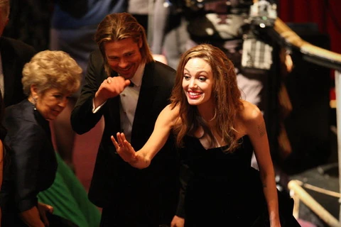 Brad Pitt và Angelina Jolie tại Lễ trao giải Oscar 2012. (Nguồn: The New York Times)