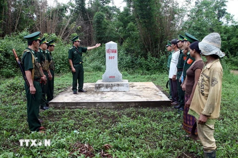 Cột mốc biên giới 579 trên tuyến biên giới Việt Lào. (Ảnh: Hồ Cầu/TTXVN)